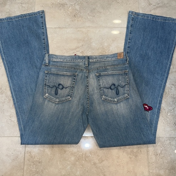Guess Jeans; Melrose Flare. EUC. Size 29 with stretch. - Picture 3 of 13